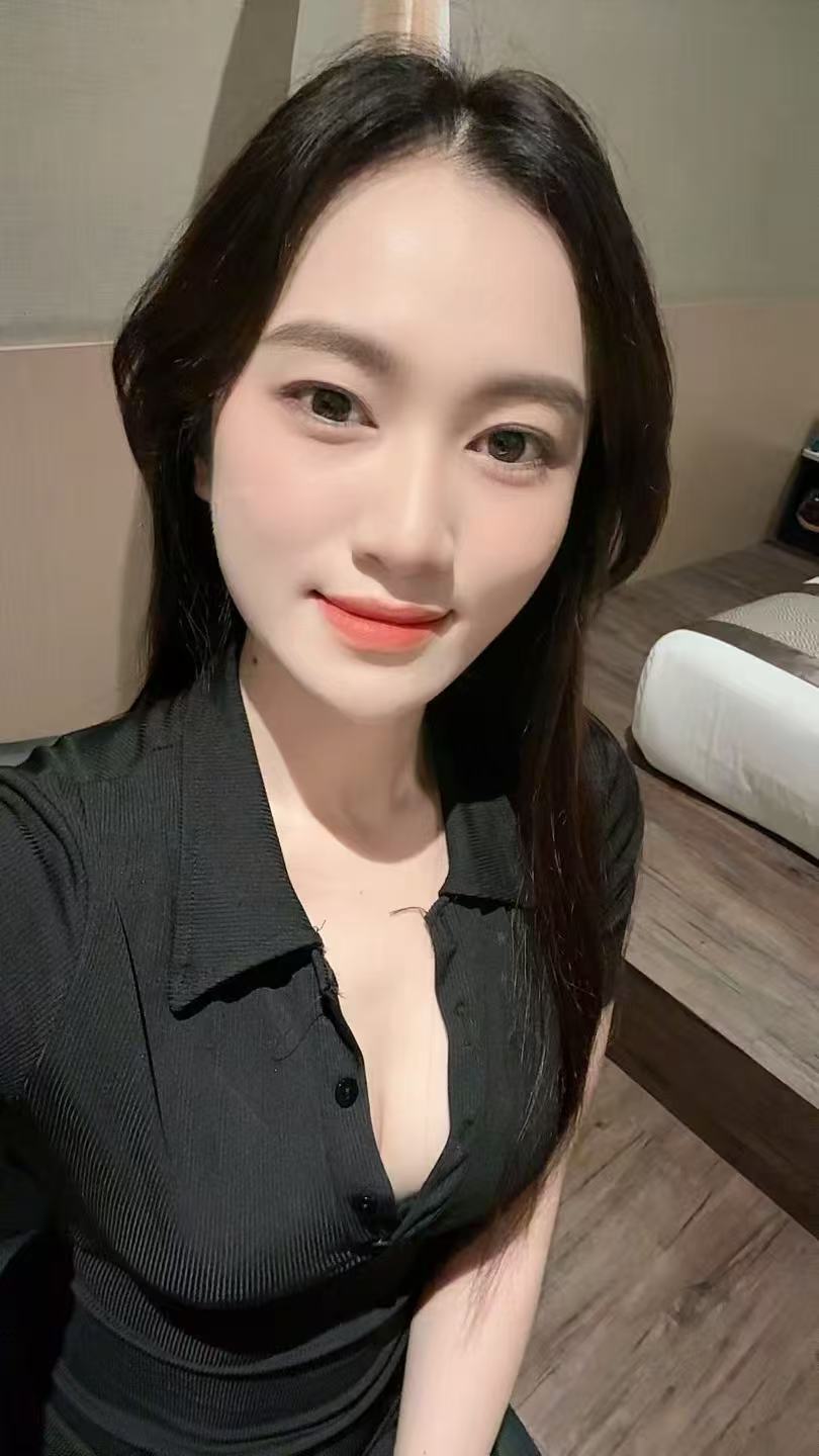 Escort Gallery Image