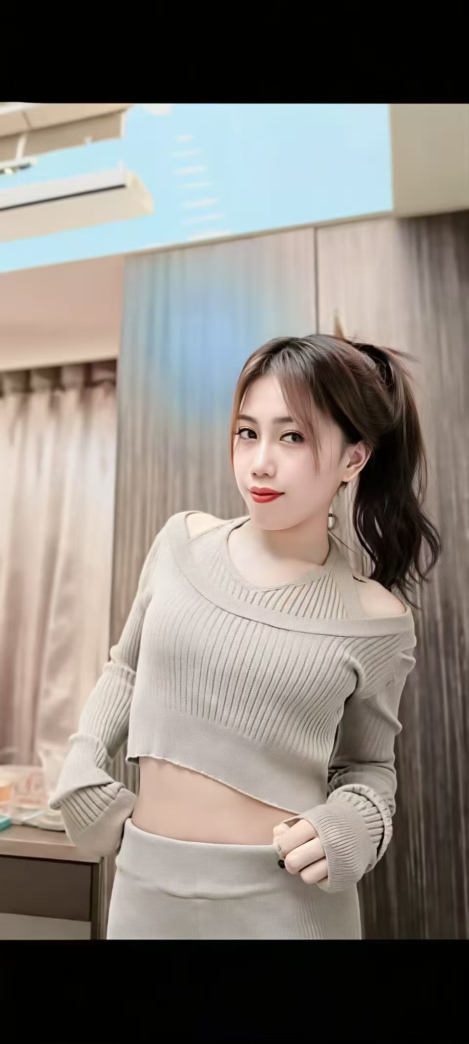 Escort Gallery Image