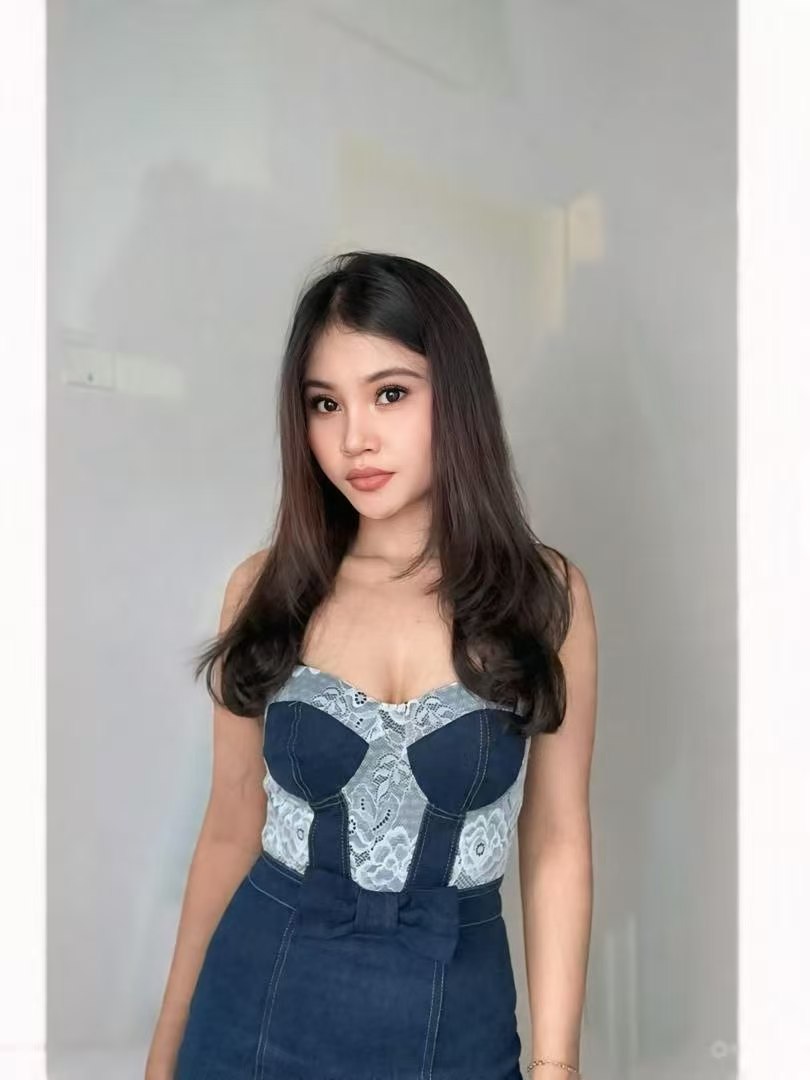 Escort Gallery Image