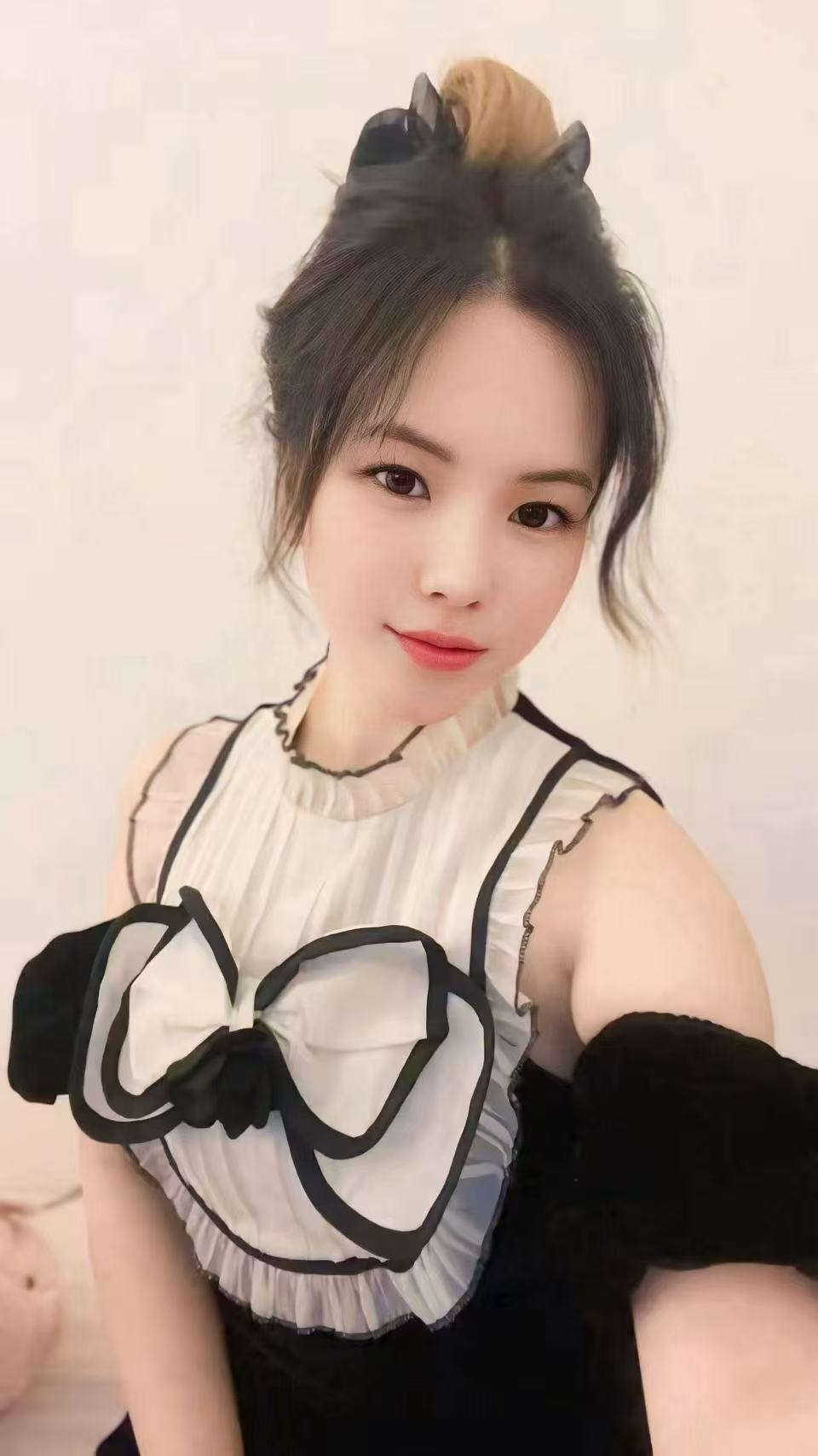 Escort Gallery Image