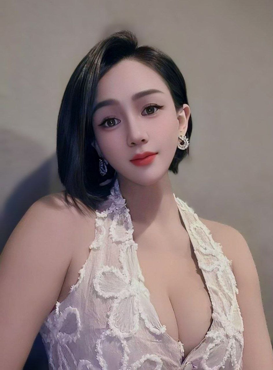 Escort Gallery Image