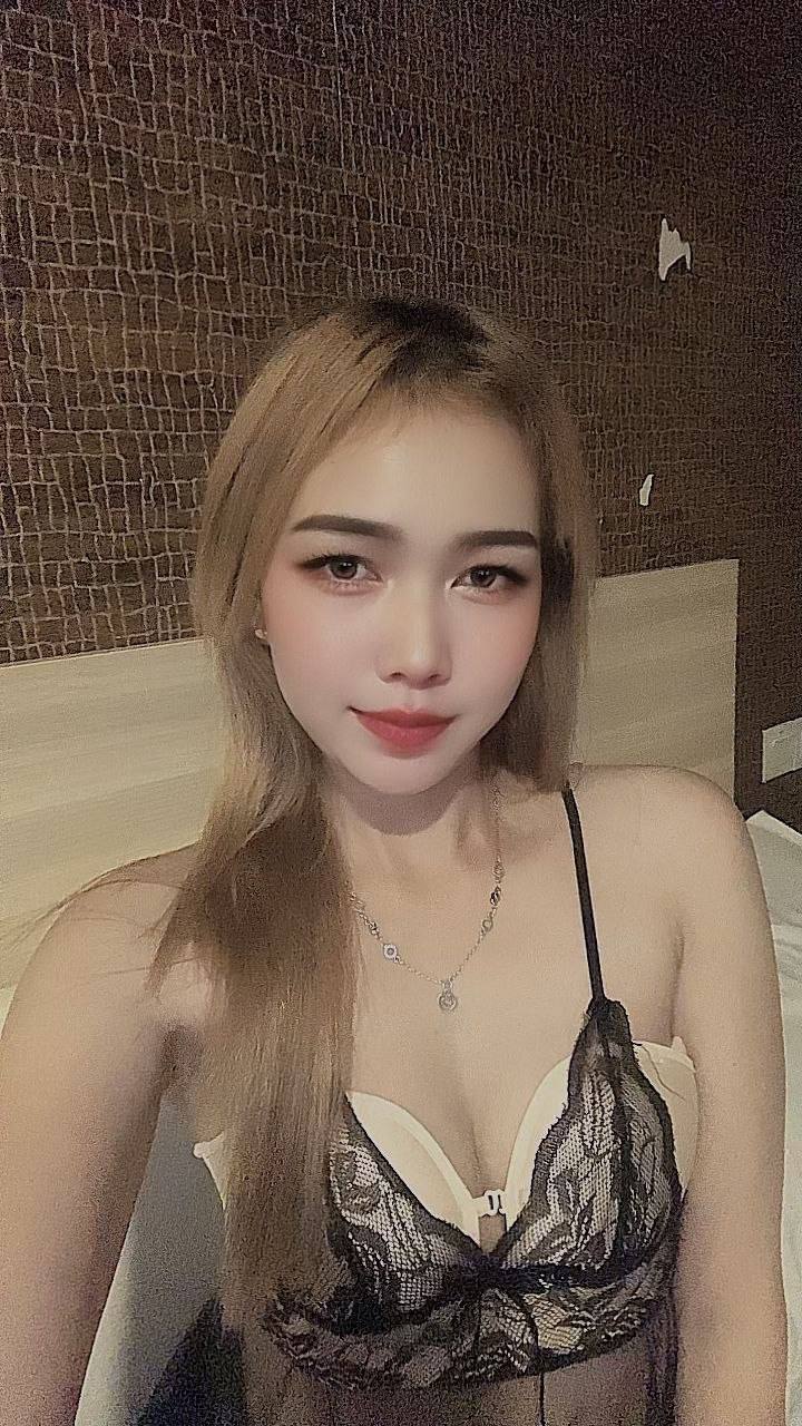 Escort Gallery Image