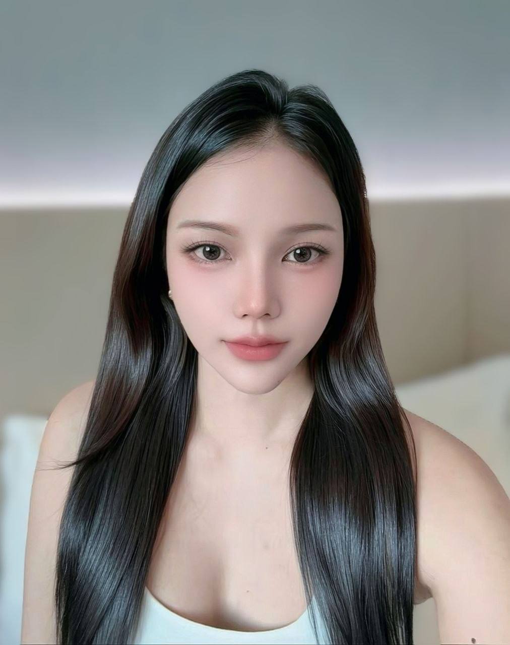 Escort Gallery Image