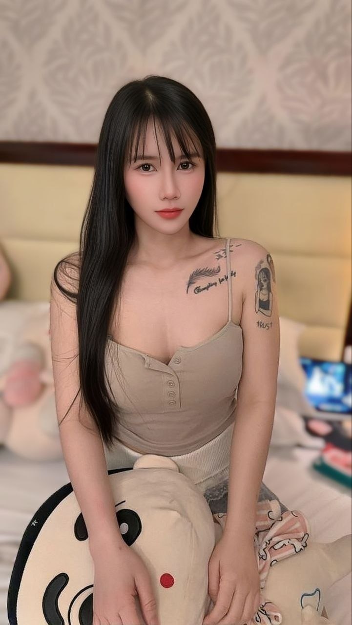 Escort Gallery Image