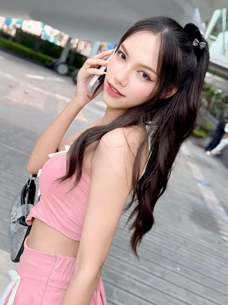 Escort Gallery Image