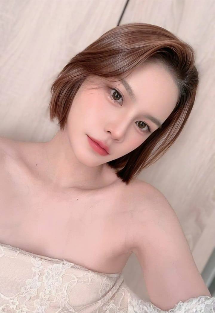 Escort Gallery Image