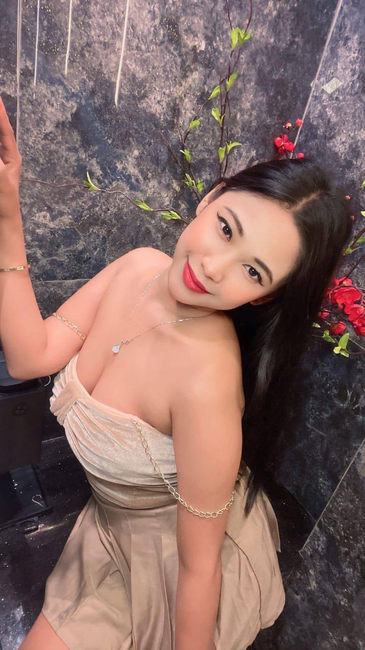 Escort Gallery Image