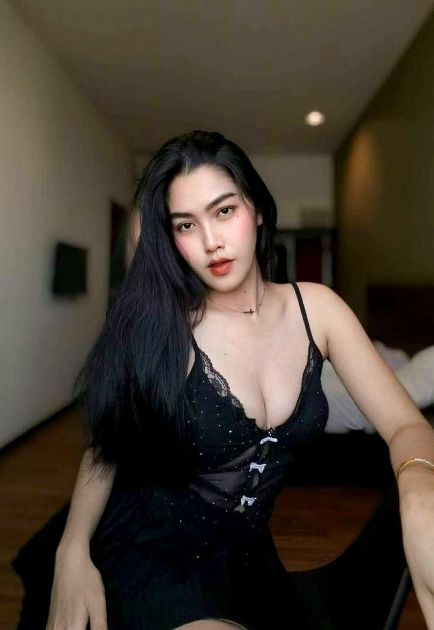 Escort Gallery Image