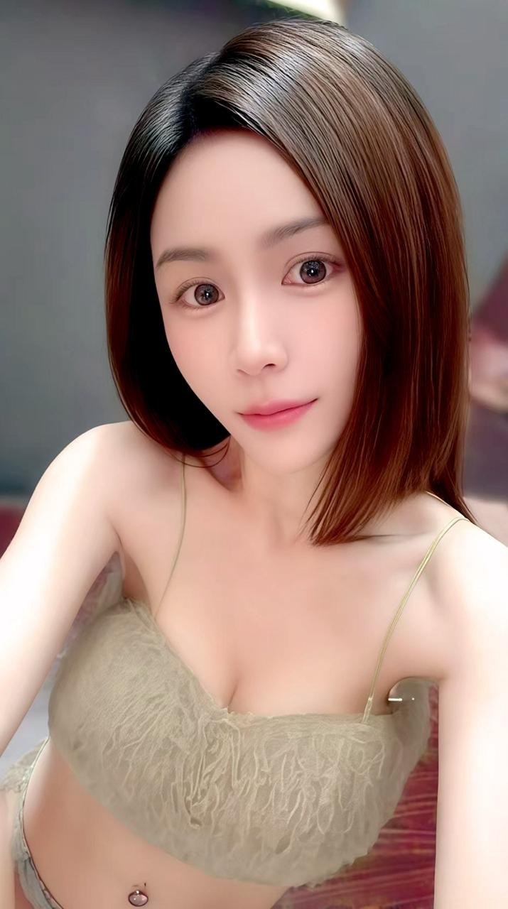 Escort Gallery Image