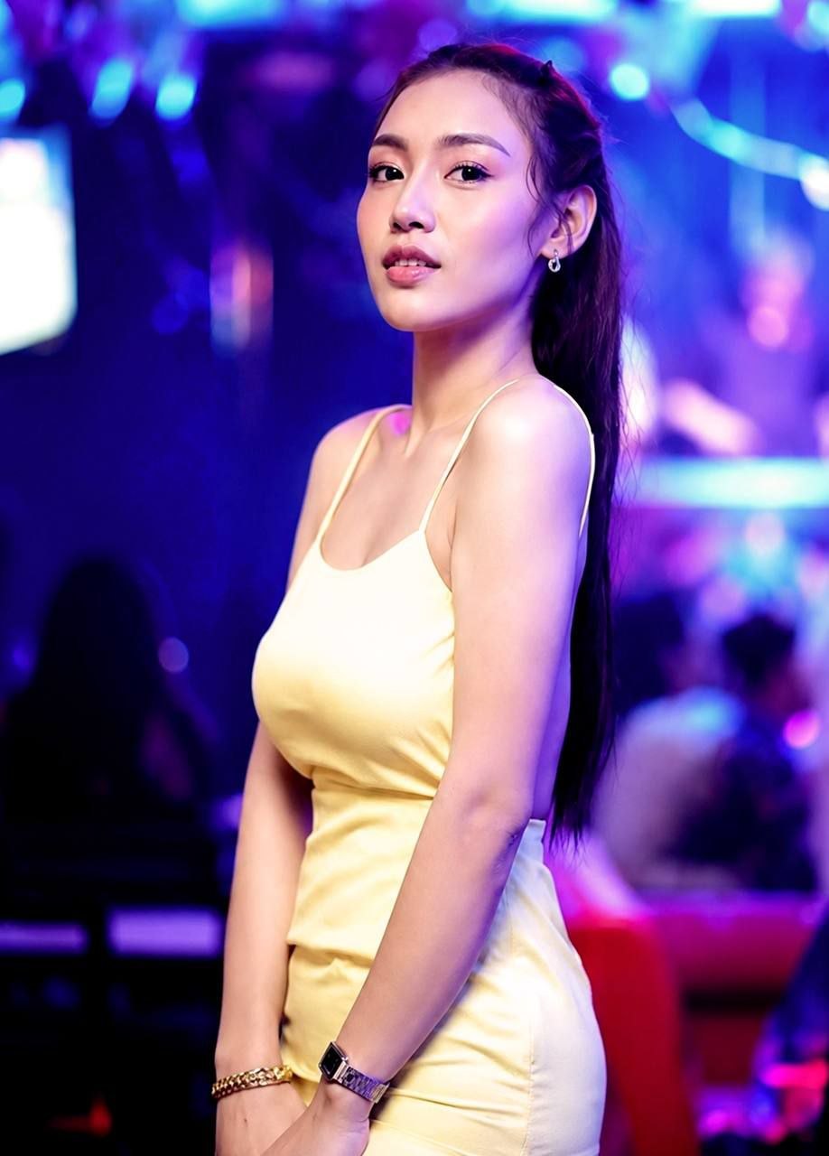 Escort Gallery Image