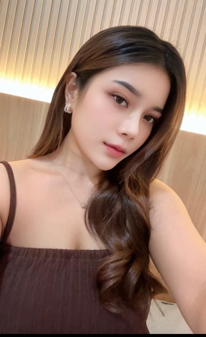 Escort Gallery Image