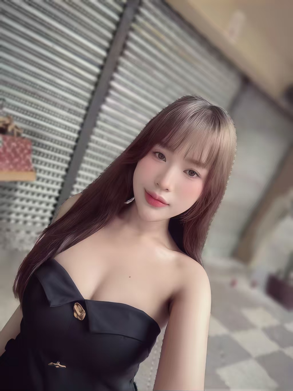 Escort Gallery Image