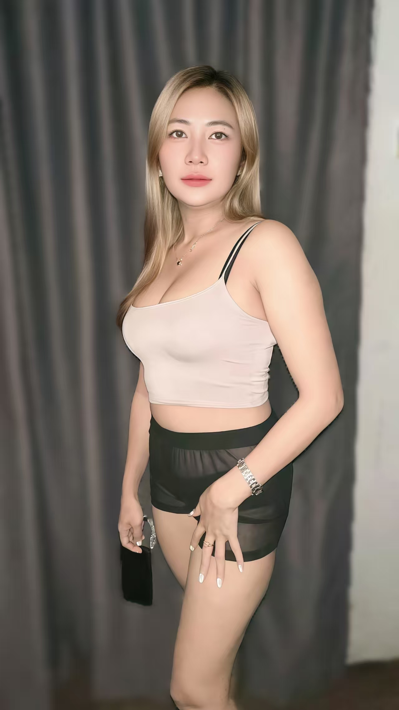 Escort Gallery Image