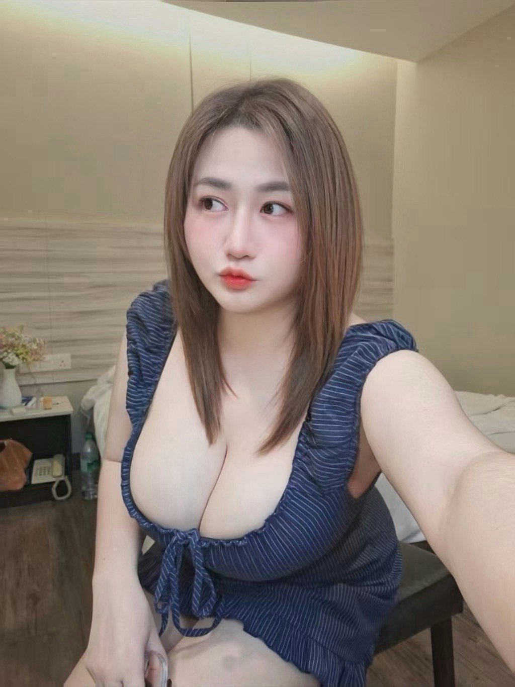 Escort Gallery Image