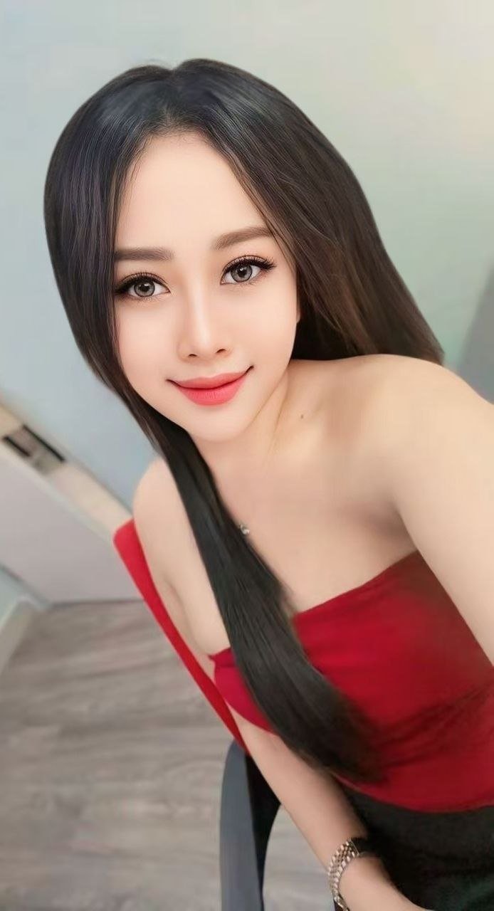 Escort Gallery Image