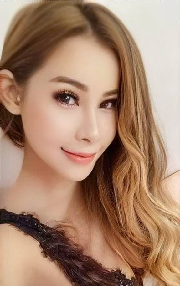 Escort Gallery Image