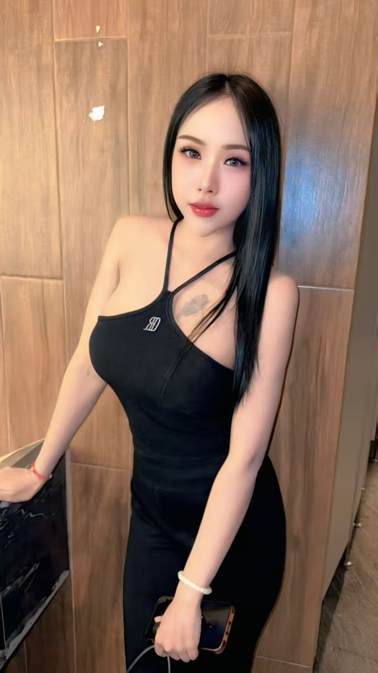 Escort Gallery Image