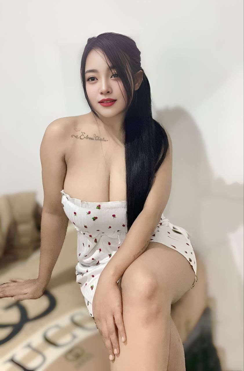 Escort Gallery Image