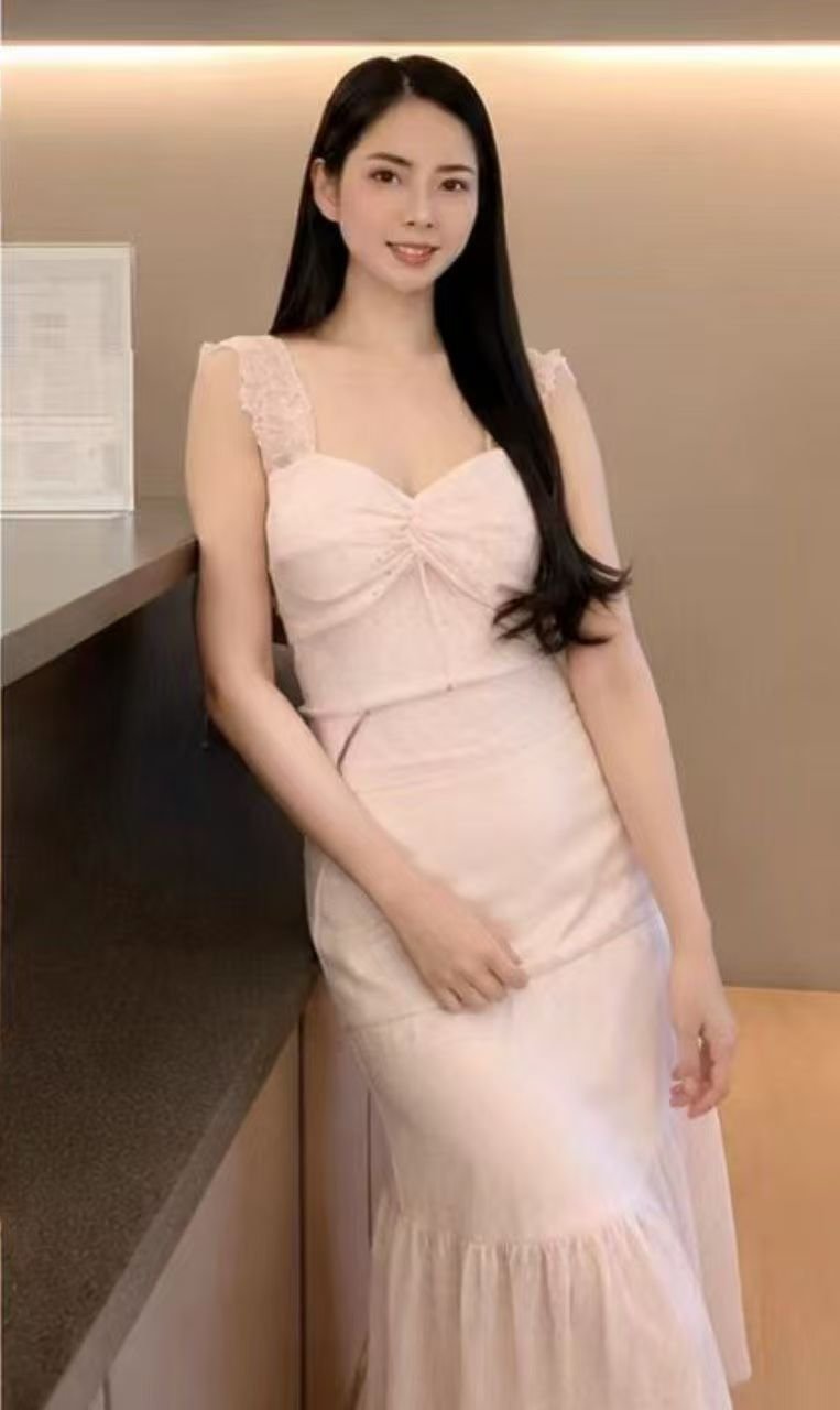 Escort Gallery Image