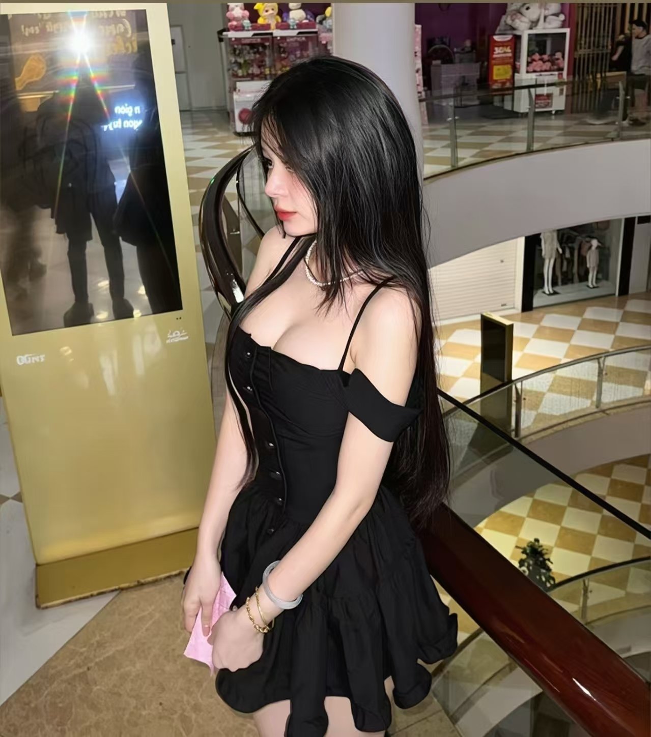 Escort Gallery Image