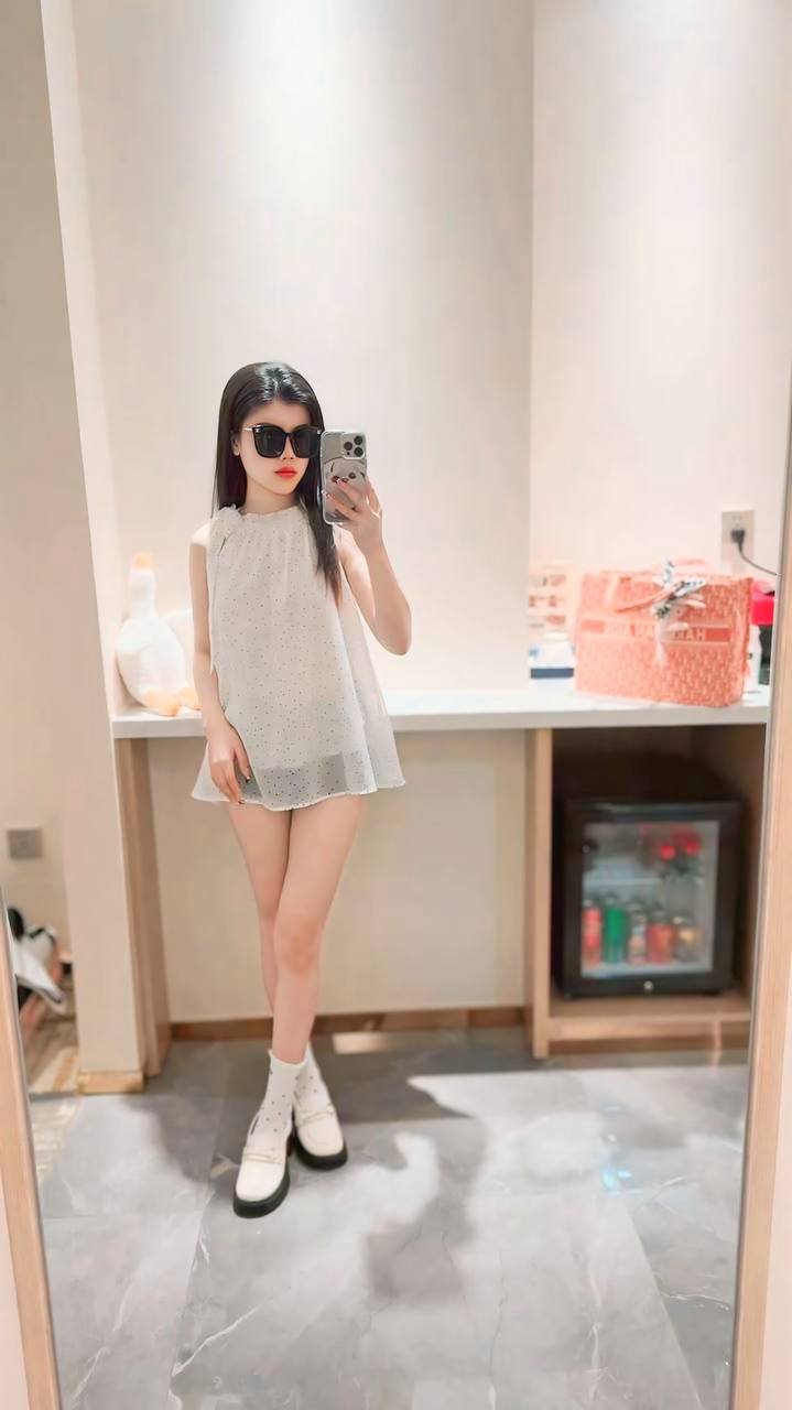 Escort Gallery Image