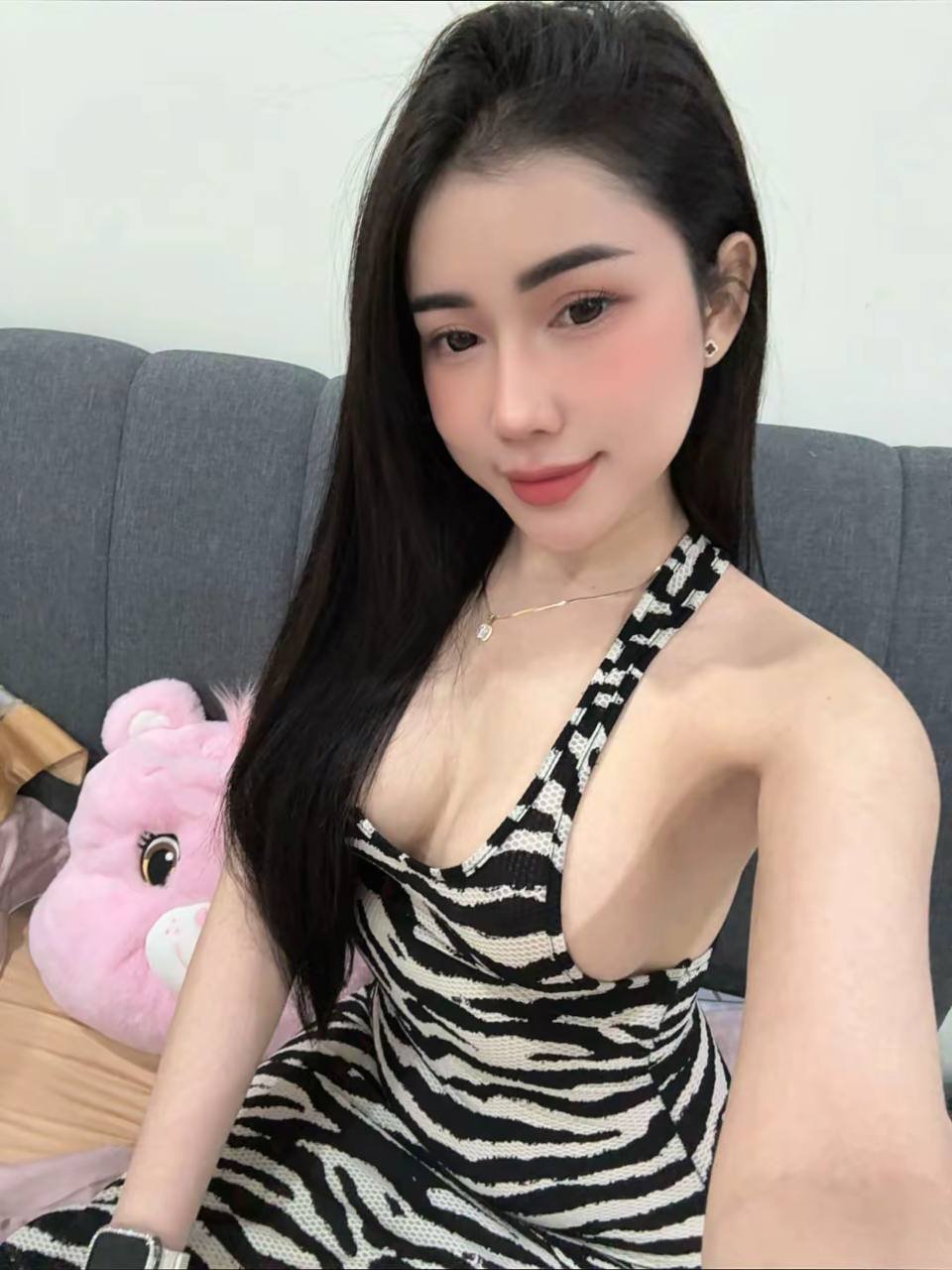 Escort Gallery Image