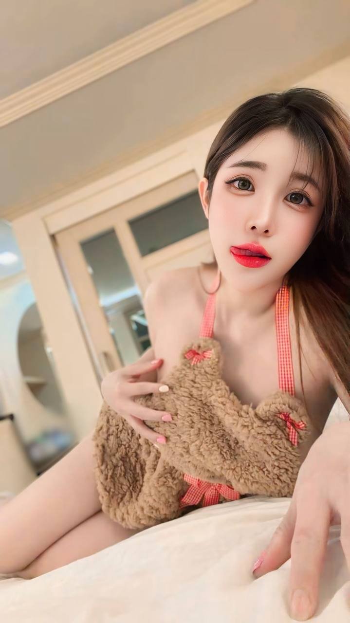 Escort Gallery Image