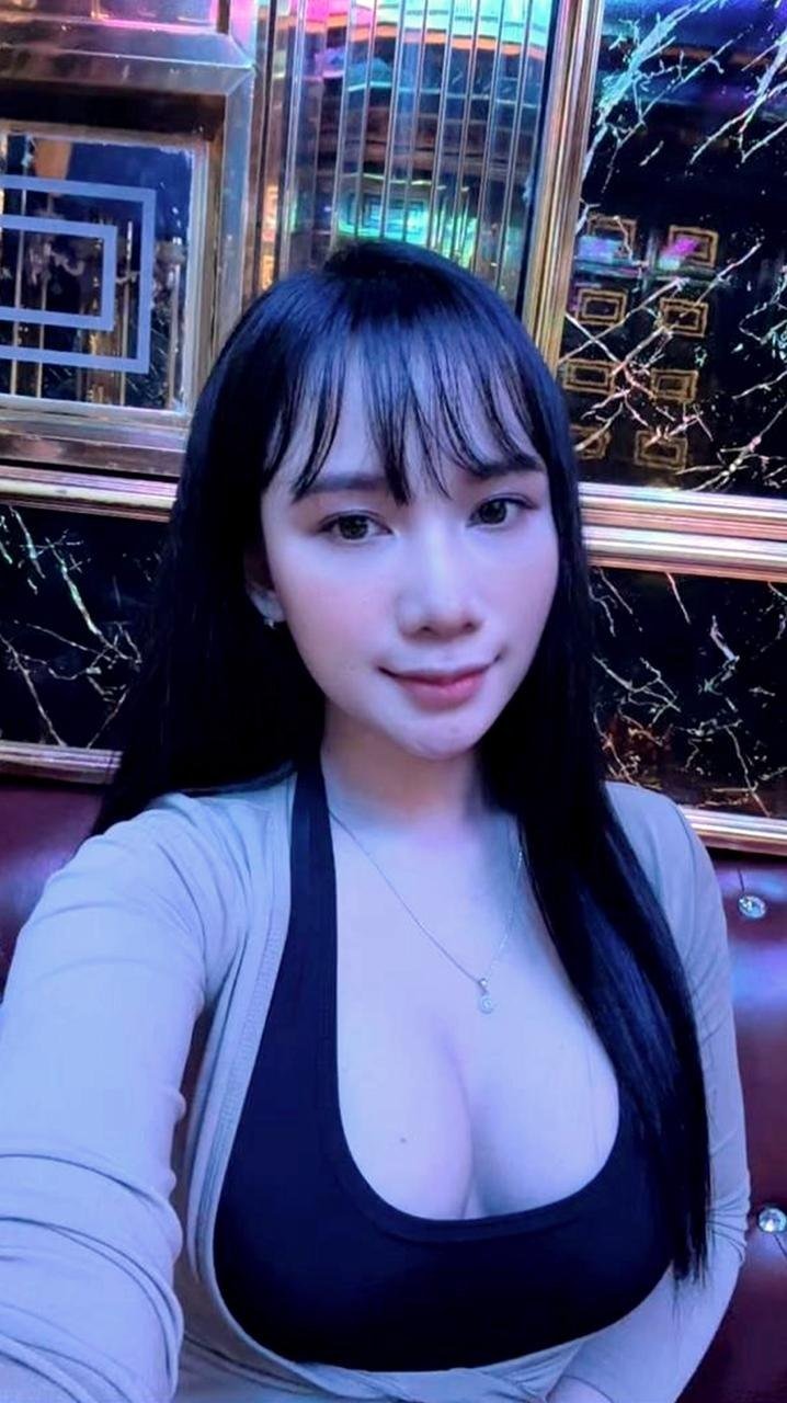 Escort Gallery Image