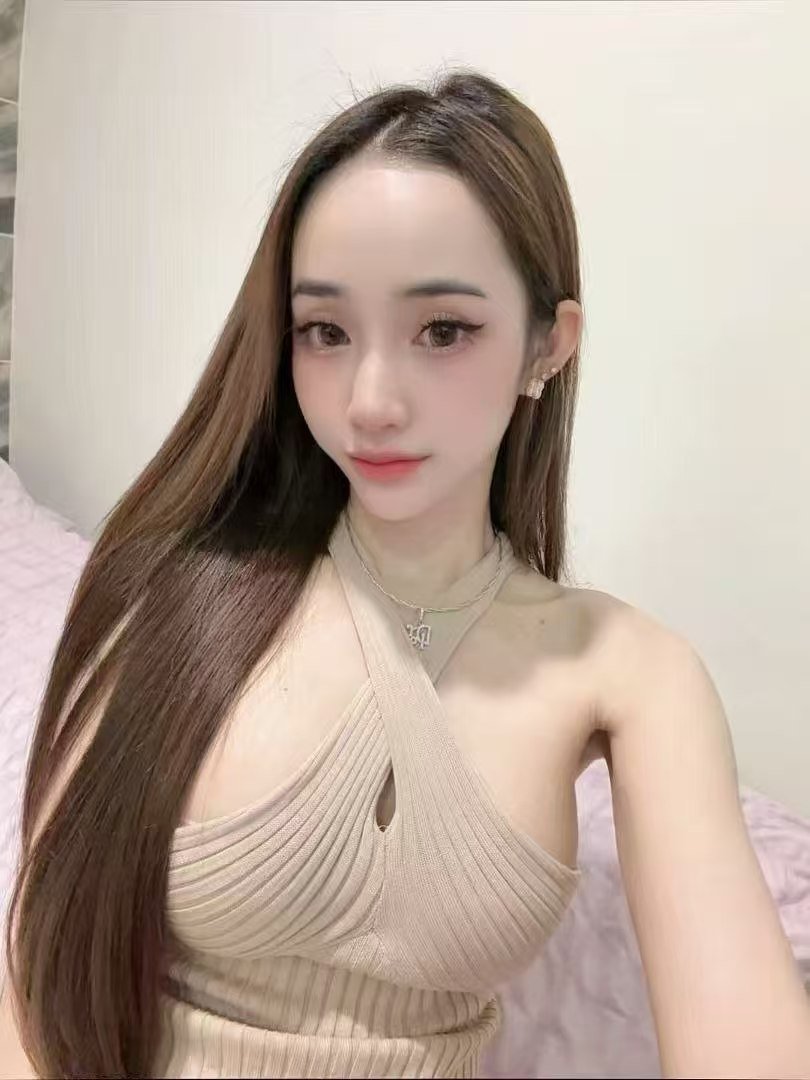 Escort Gallery Image